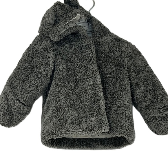 3 Pommes Baby Gray Faux Fur Coat size 6 months cozy warm classic fall winter yum - Picture 4 of 8